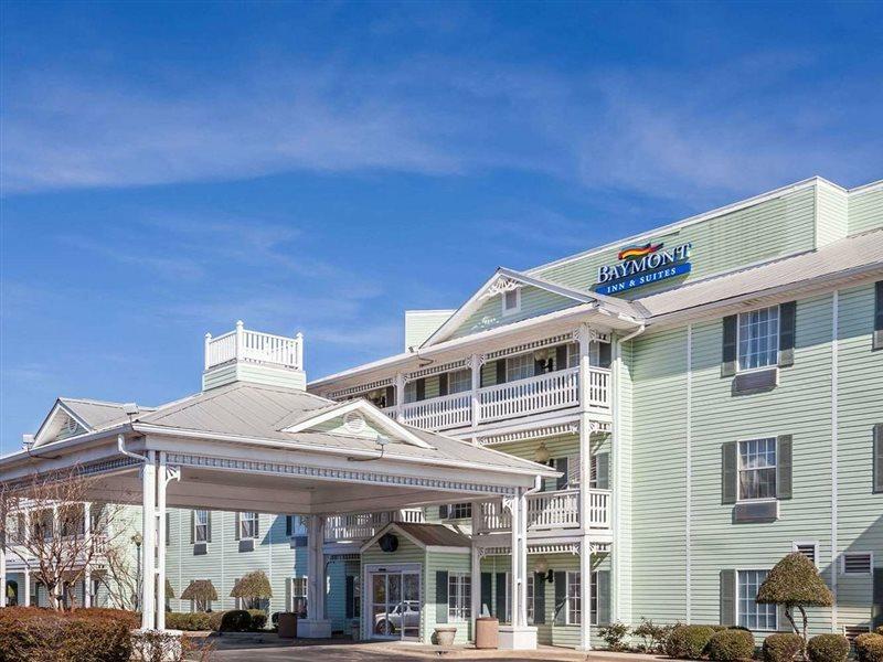 Baymont By Wyndham Decatur Hotell Exteriör bild